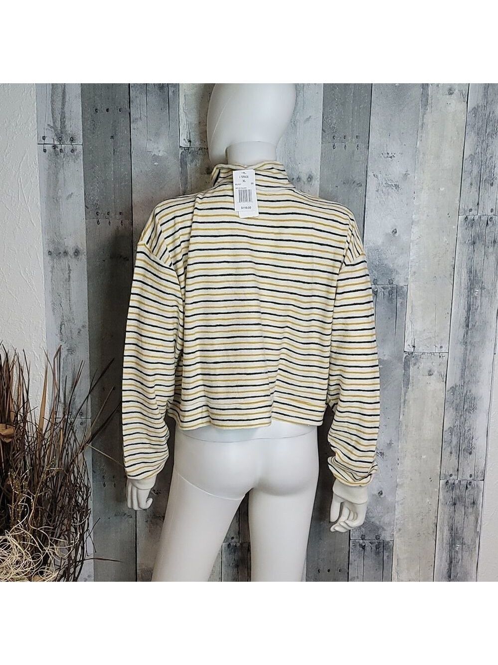 L*SPACE Best Life Pullover - Picture 6 of 10
